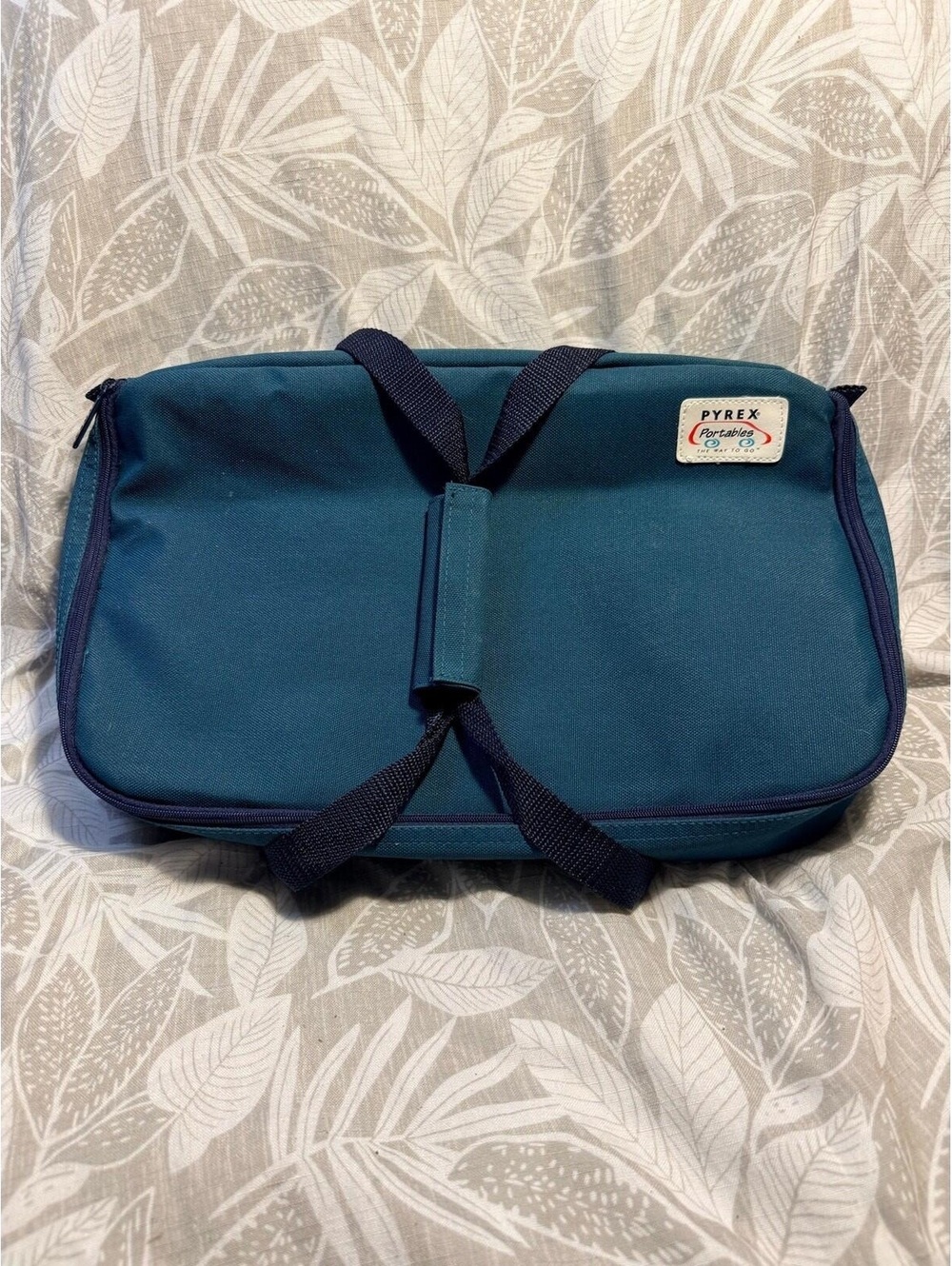 Pyrex Portables Insulated Carrying Case Teal Hot Cold Thermal No Inserts